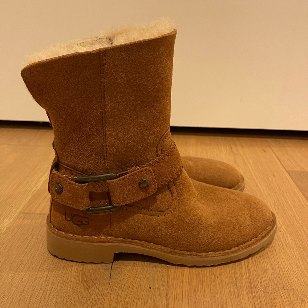 Brown UGG boots with buckle on the side, size 6, like new, worn once!!!